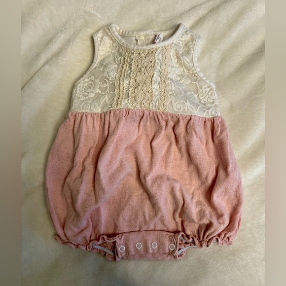 Ricrac and Ruffles Vintage-Inspired Lace & Linen Romper 24m/ 2T - Picture 4 of 4